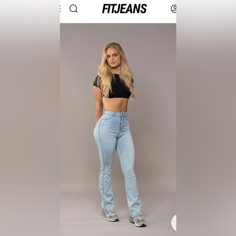 Flared fitjeans new size small